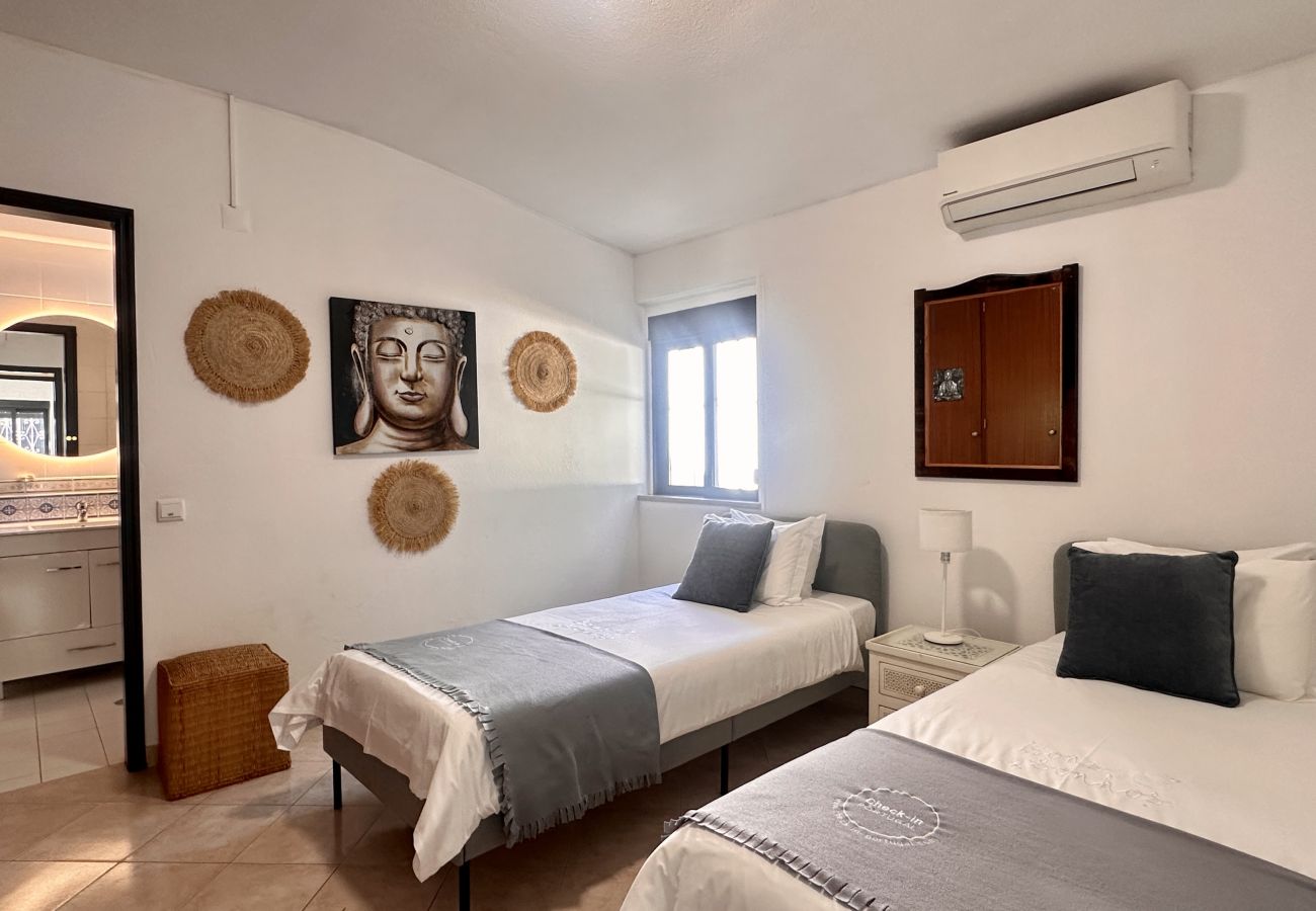 Villa em Albufeira - Strip | Piscina Privada | 12 Pax | Albufeira