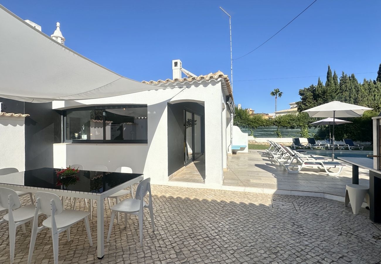 Villa em Albufeira - Strip | Piscina Privada | 12 Pax | Albufeira