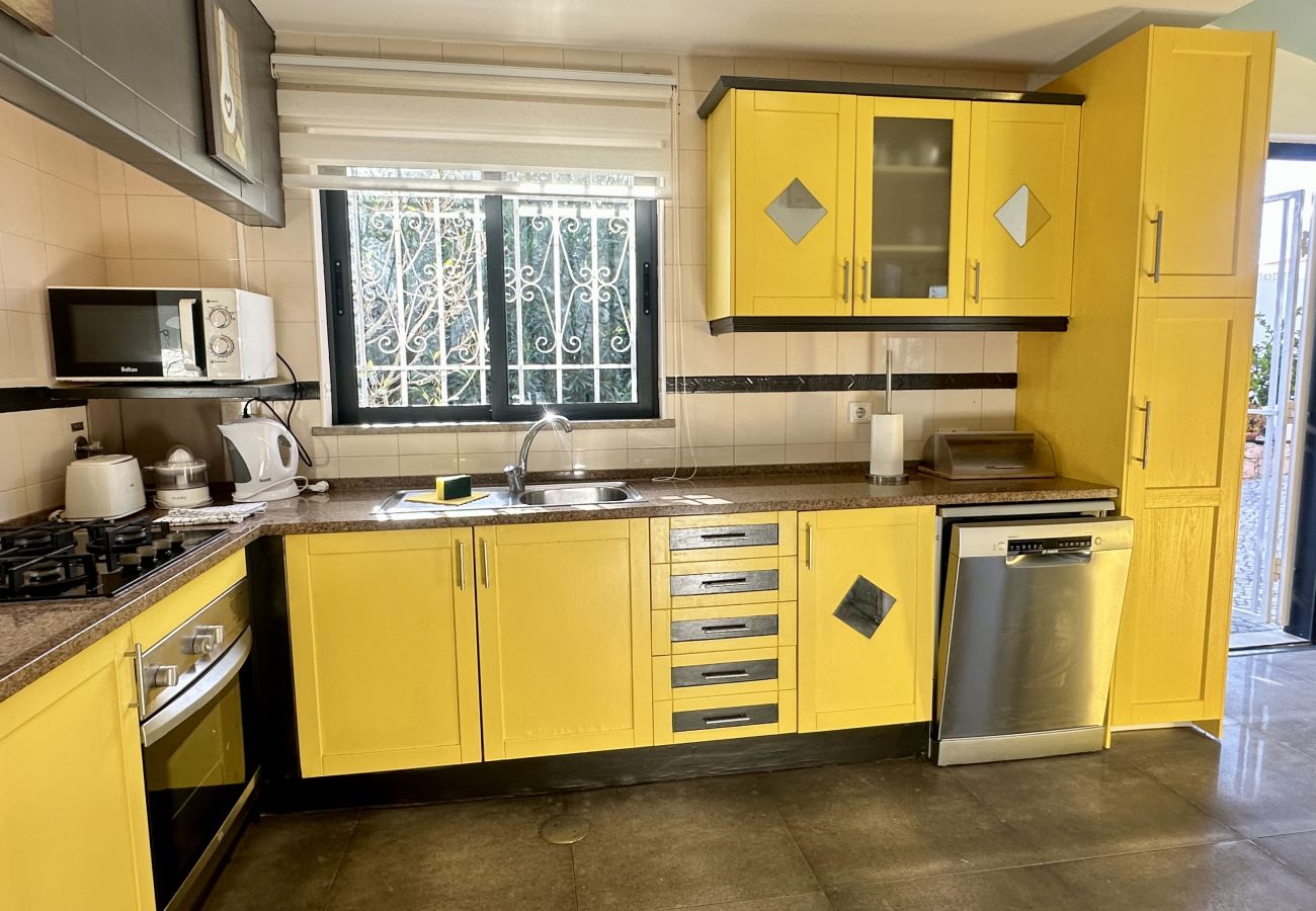 Villa em Albufeira - Strip | Piscina Privada | 12 Pax | Albufeira
