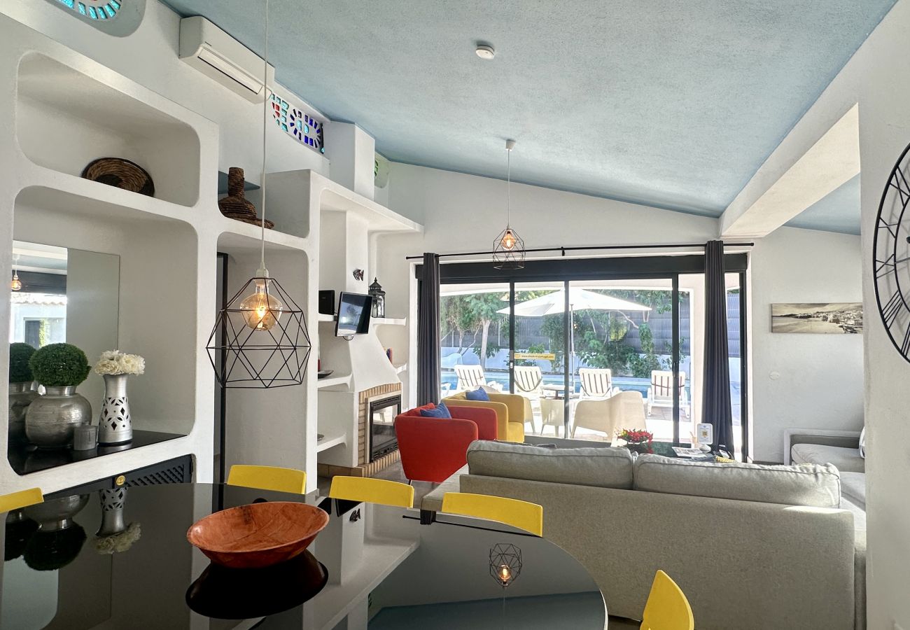 Villa em Albufeira - Strip | Piscina Privada | 12 Pax | Albufeira
