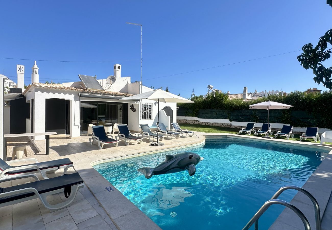Villa em Albufeira - Strip | Piscina Privada | 12 Pax | Albufeira