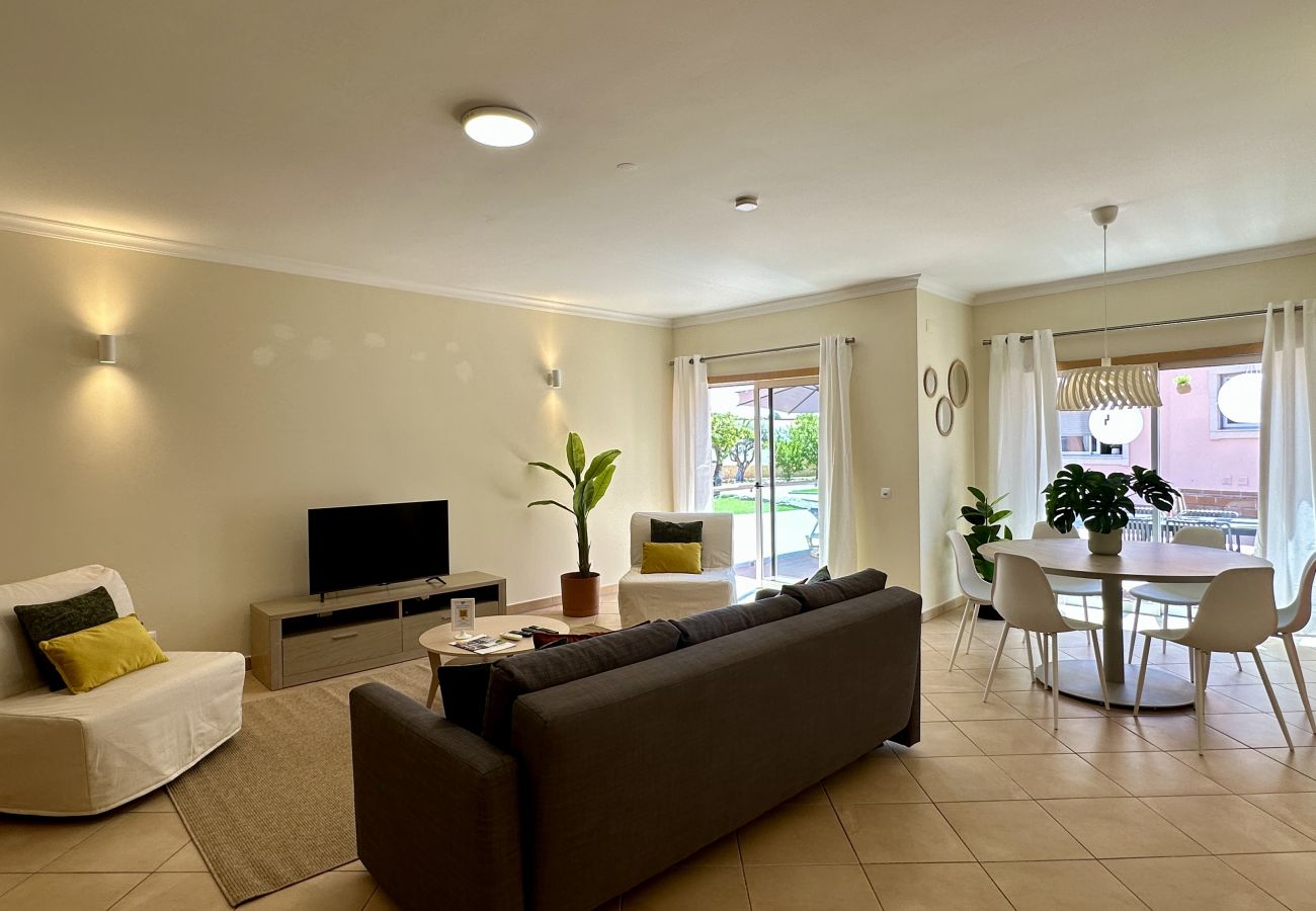 Casa em Albufeira - Santa Maria N | Piscina Comum | 8 Pax | Albufeira