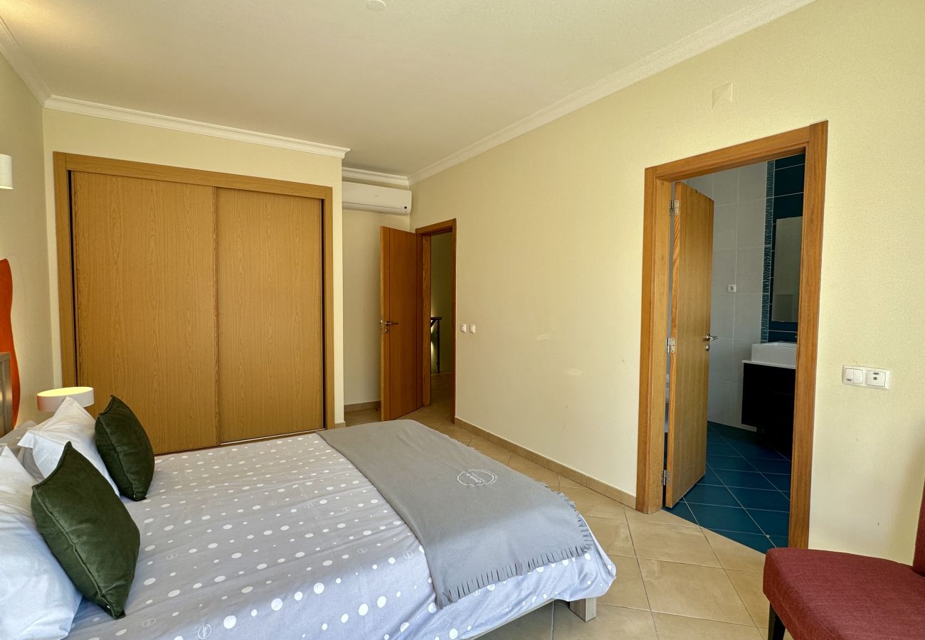 Casa em Albufeira - Santa Maria N | Piscina Comum | 8 Pax | Albufeira