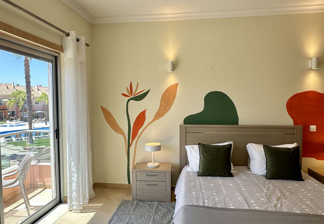 Casa em Albufeira - Santa Maria N | Piscina Comum | 8 Pax | Albufeira