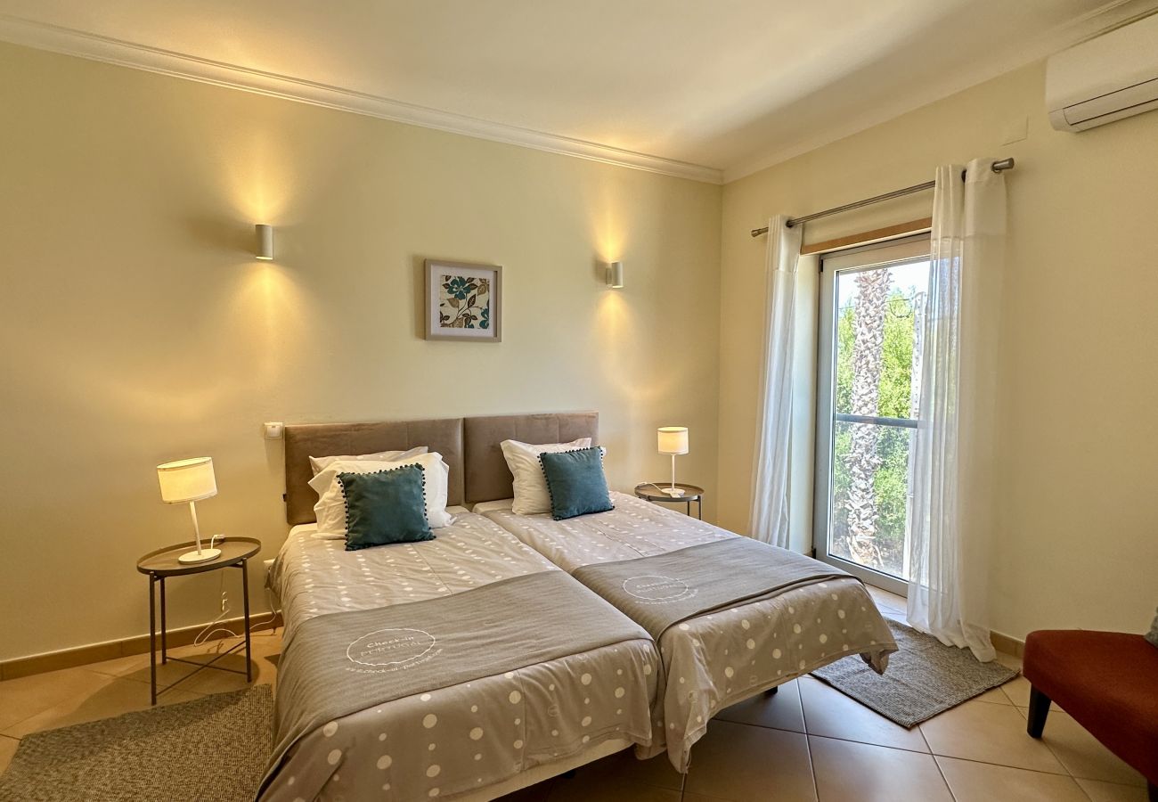 Casa em Albufeira - Santa Maria N | Piscina Comum | 8 Pax | Albufeira