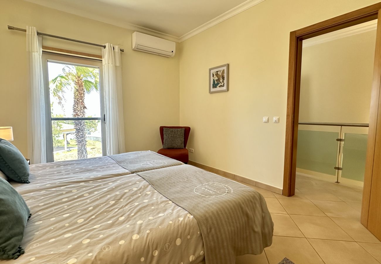 Casa em Albufeira - Santa Maria N | Piscina Comum | 8 Pax | Albufeira