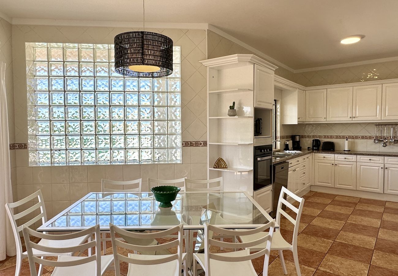 Villa em Albufeira - Abby | Piscina Privada | 11 Pax | Albufeira