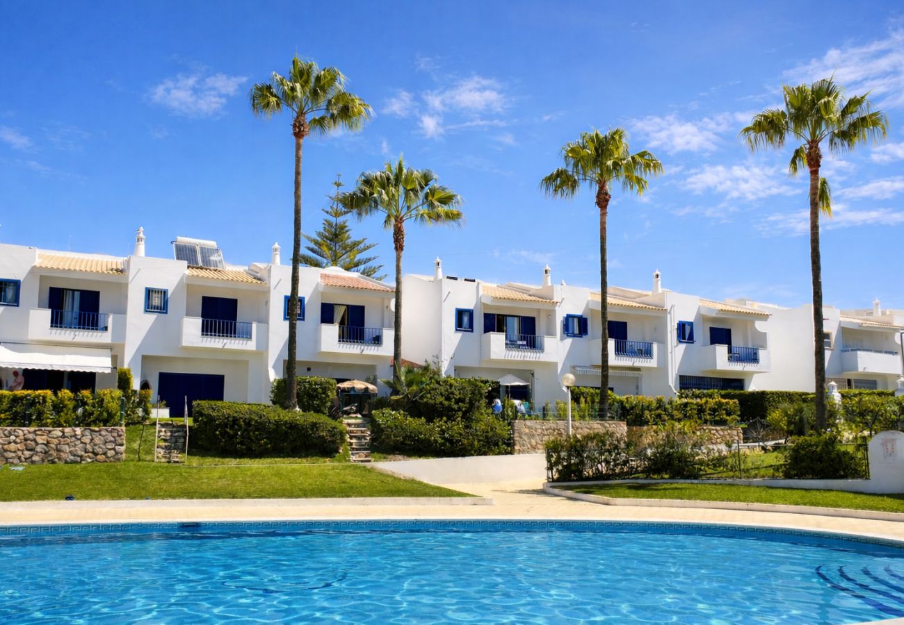 Piscina partilhada em complexo residencial em Albufeira