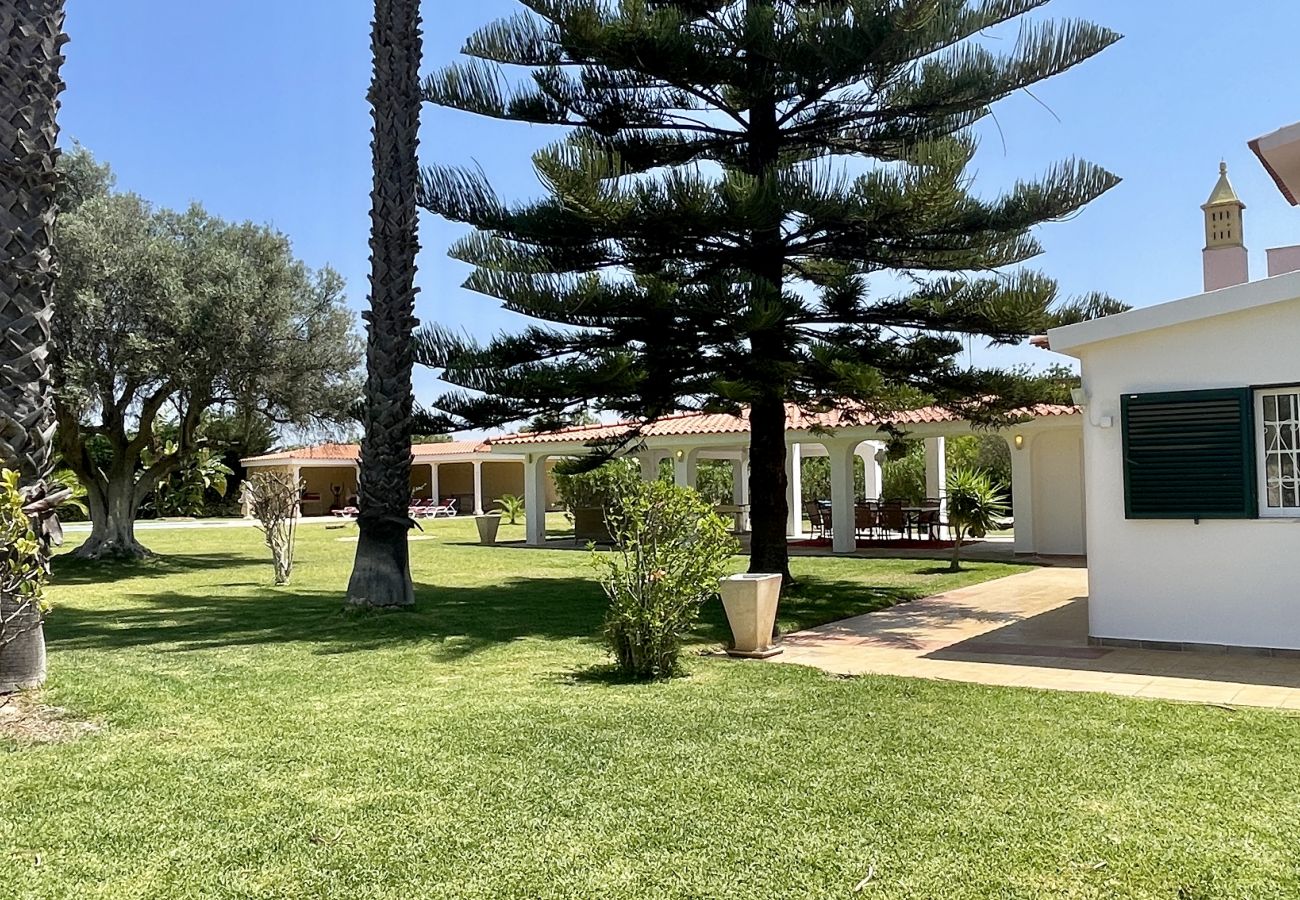 Villa em Quarteira - Laranjal by Check-in Portugal