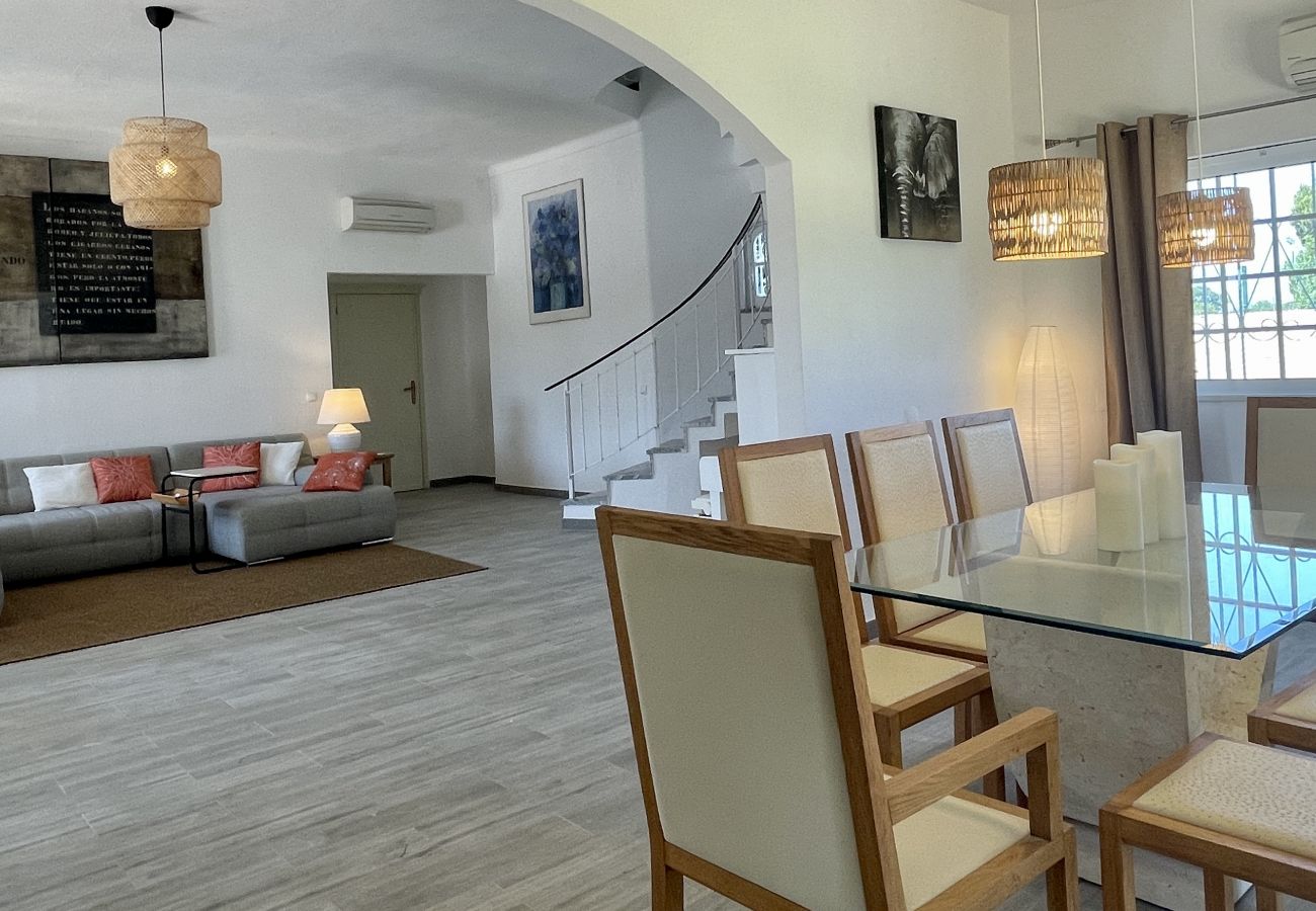 Villa em Quarteira - Laranjal by Check-in Portugal