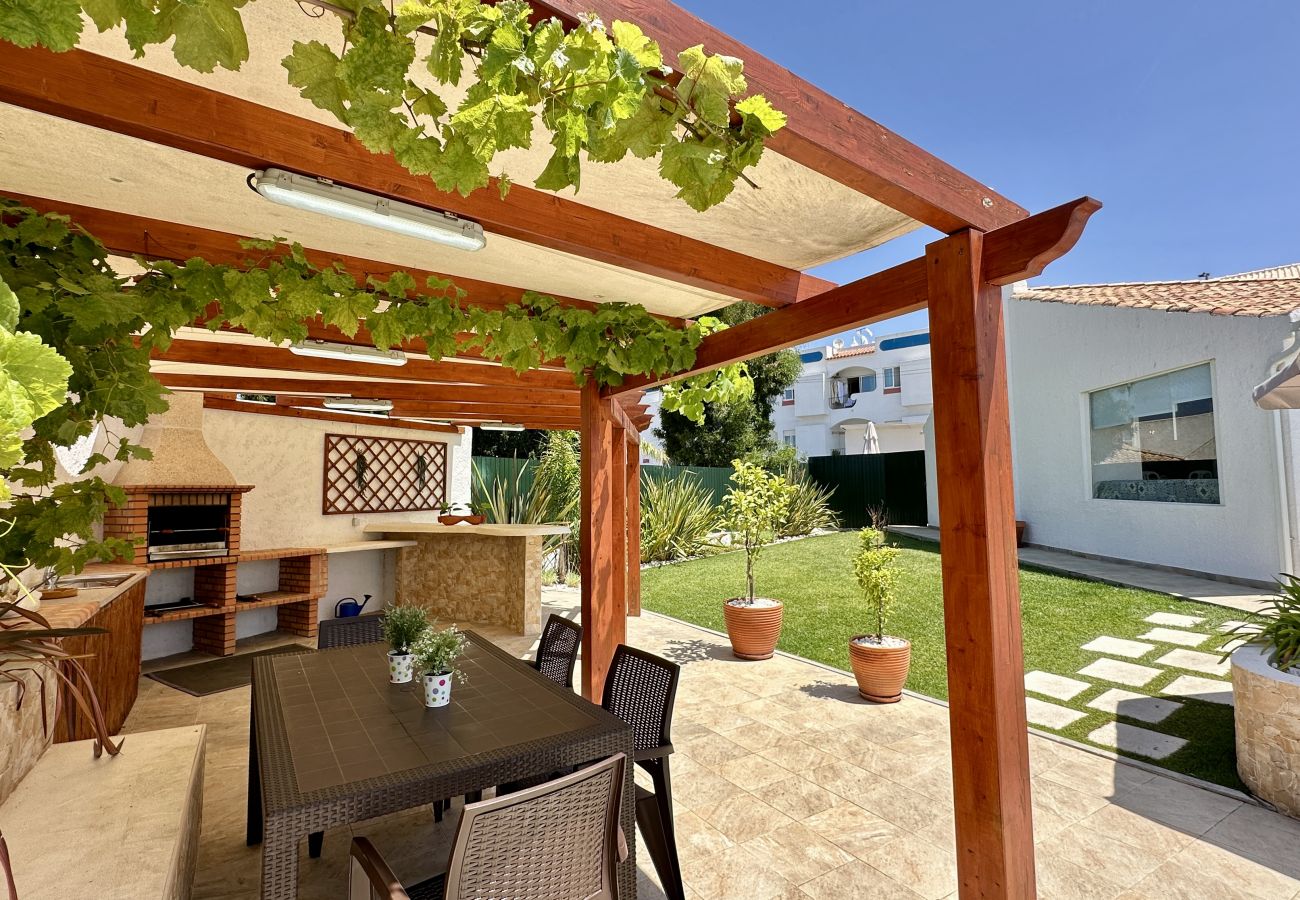 Villa em Albufeira - Buganvília | Piscina Privada | 10 Pax | Albufeira