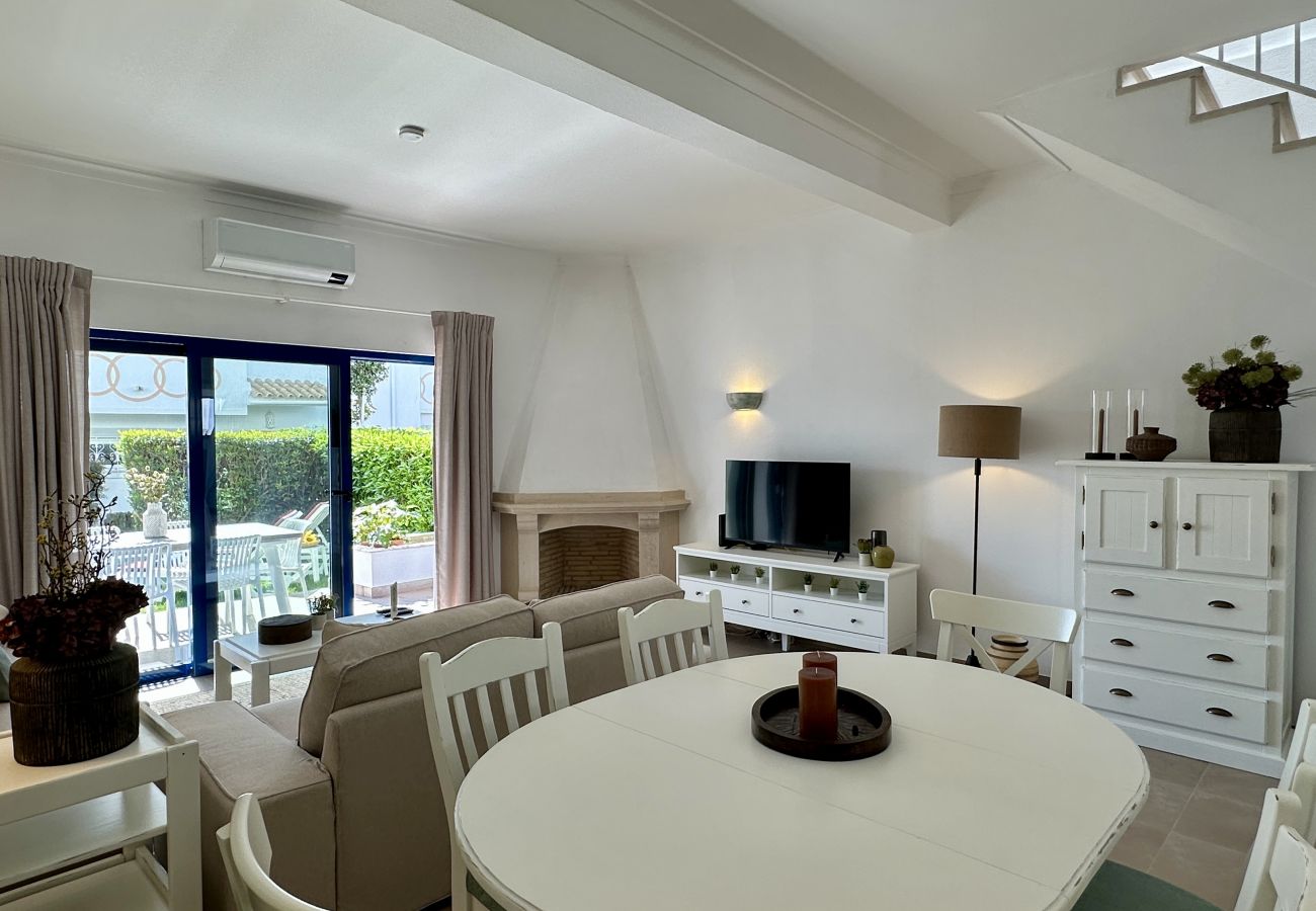 Casa geminada em Albufeira - Jardim da Oura II by Check-in Portugal