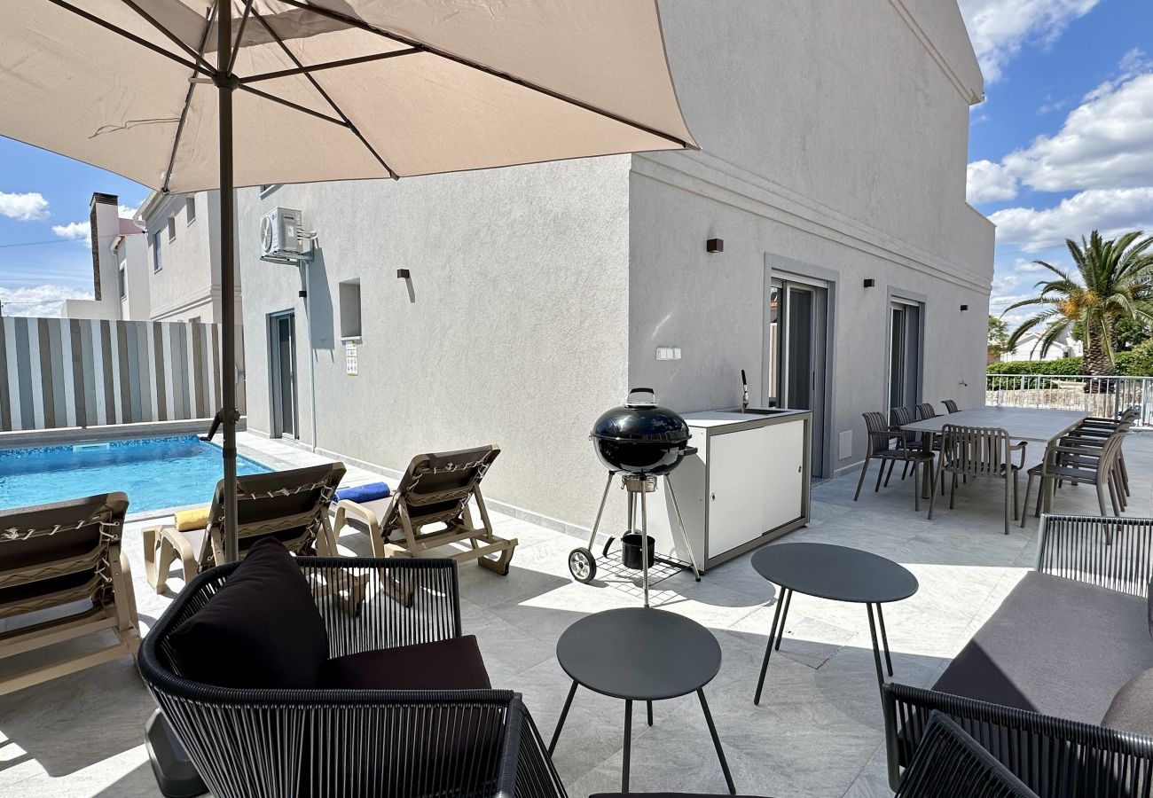 Villa em Quarteira - Alfarroba | Piscina Aquecida | 10 Pax | Quarteira