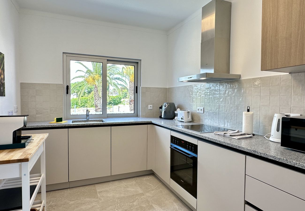 Villa em Quarteira - Alfarroba | Piscina Aquecida | 10 Pax | Quarteira