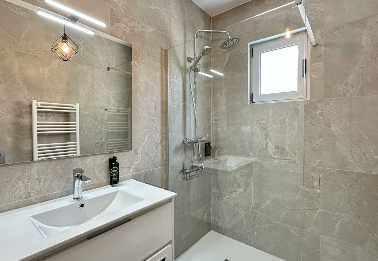 Villa em Quarteira - Alfarroba | Piscina Aquecida | 10 Pax | Quarteira