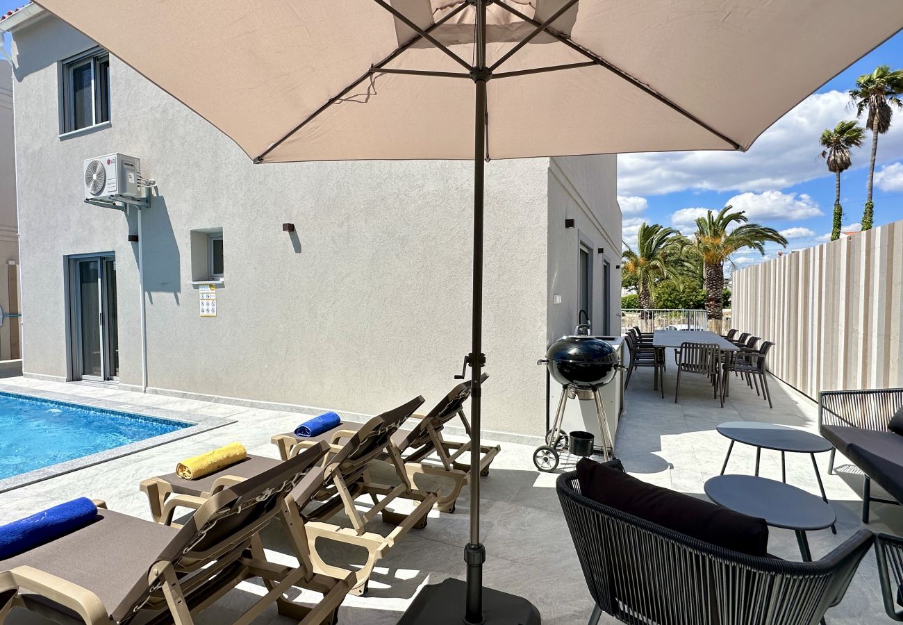 Villa em Quarteira - Alfarroba | Piscina Aquecida | 10 Pax | Quarteira
