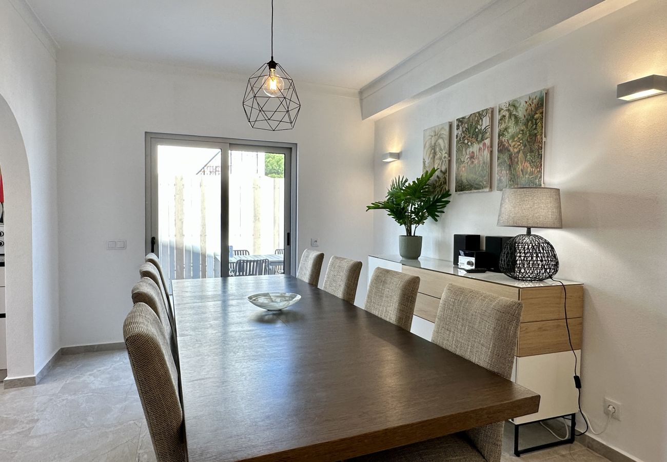 Villa em Quarteira - Alfarroba | Piscina Aquecida | 10 Pax | Quarteira