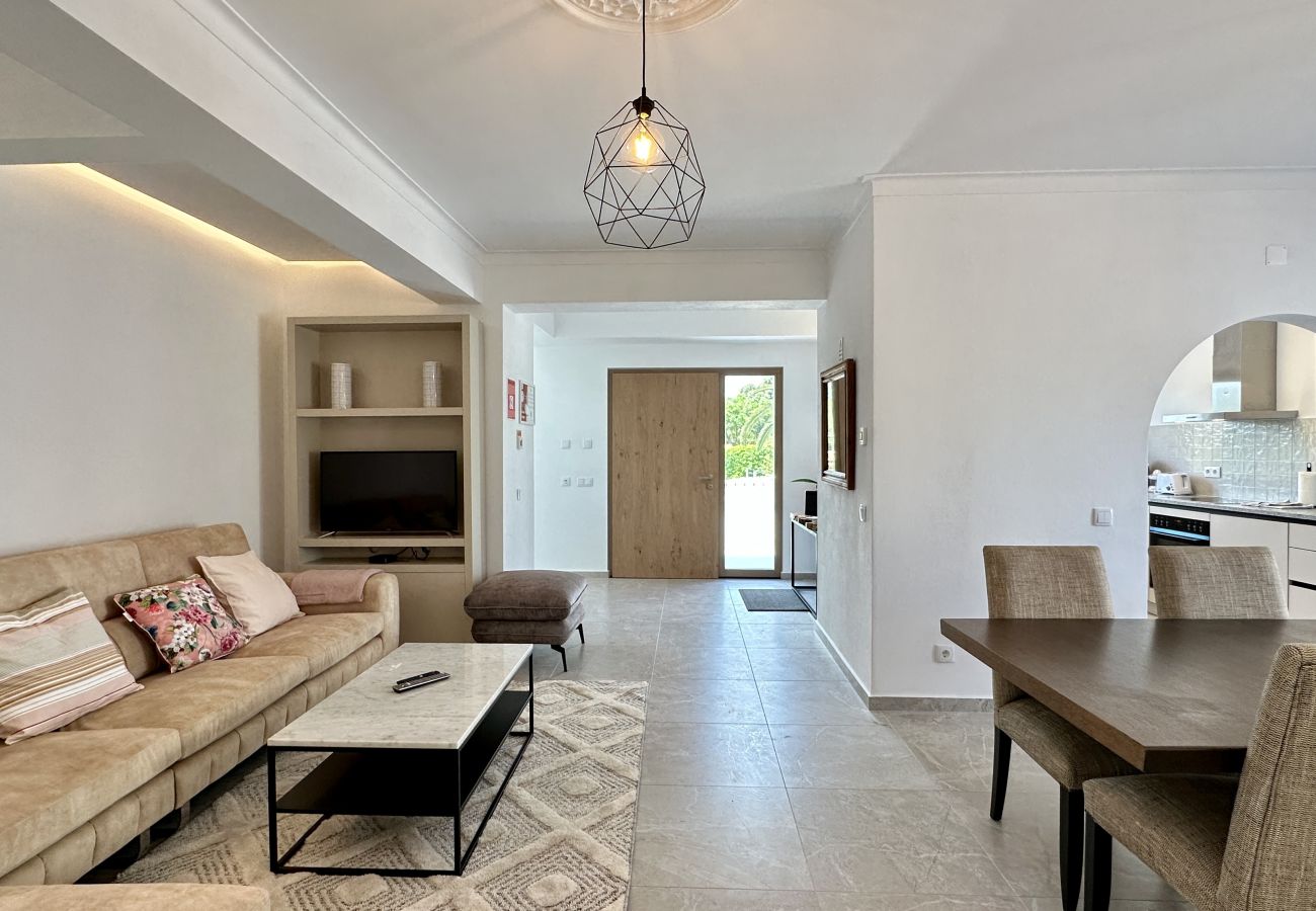Villa em Quarteira - Alfarroba | Piscina Aquecida | 10 Pax | Quarteira