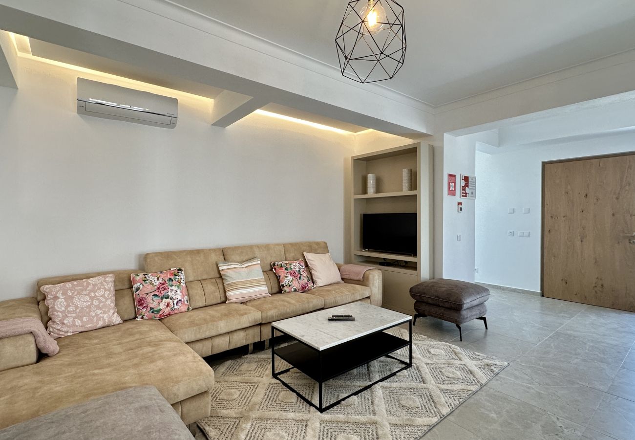 Villa em Quarteira - Alfarroba | Piscina Aquecida | 10 Pax | Quarteira