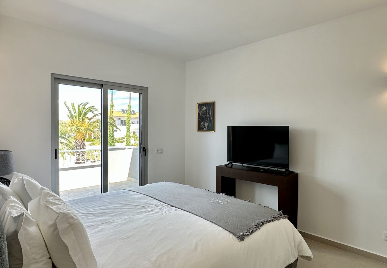 Villa em Quarteira - Alfarroba | Piscina Aquecida | 10 Pax | Quarteira