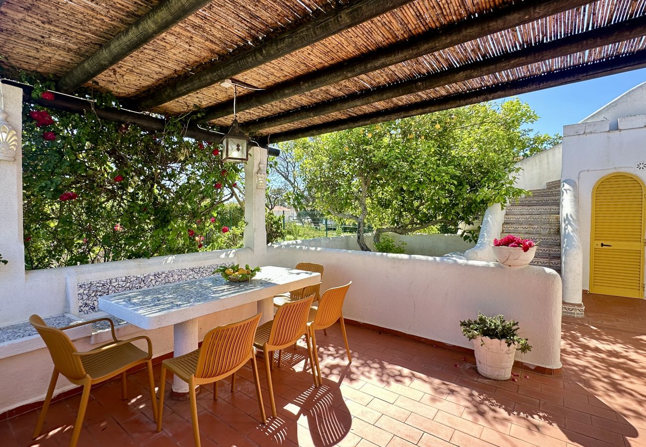 Villa em Vilamoura - Golfe | Piscina Partilhada | 7 Pax | Vilamoura