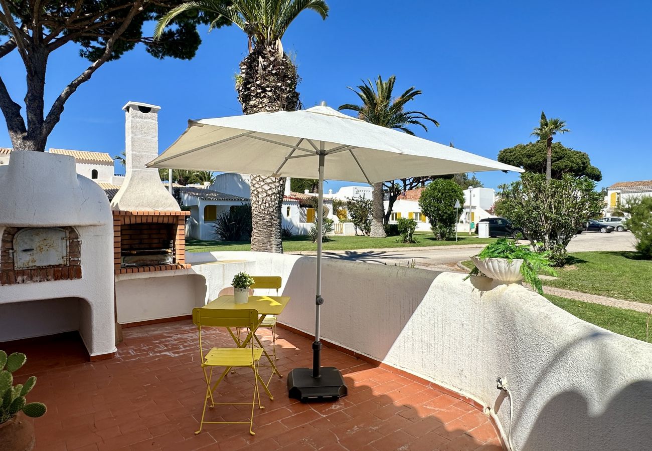 Villa em Vilamoura - Golfe | Piscina Partilhada | 7 Pax | Vilamoura