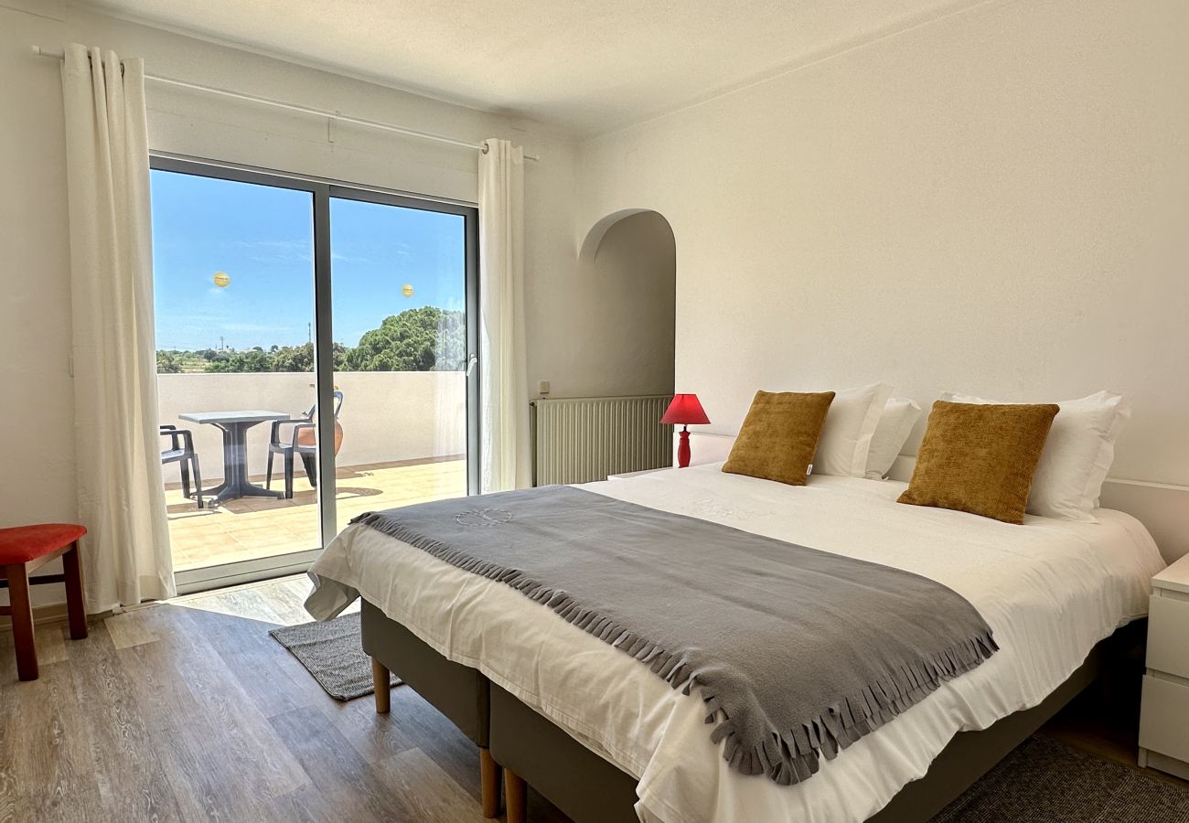 Villa em Albufeira - Felicidade | Piscina Aquecida | 8 Pax | Albufeira