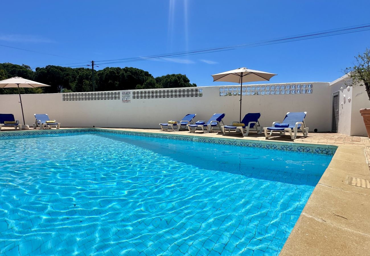 Villa em Albufeira - Felicidade | Piscina Aquecida | 8 Pax | Albufeira
