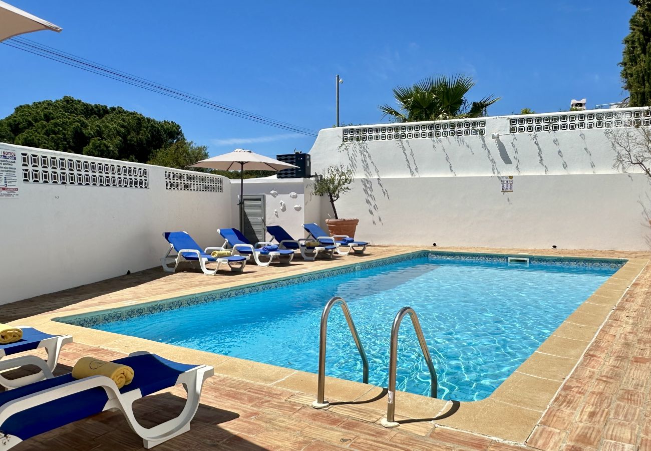 Villa em Albufeira - Felicidade | Piscina Aquecida | 8 Pax | Albufeira