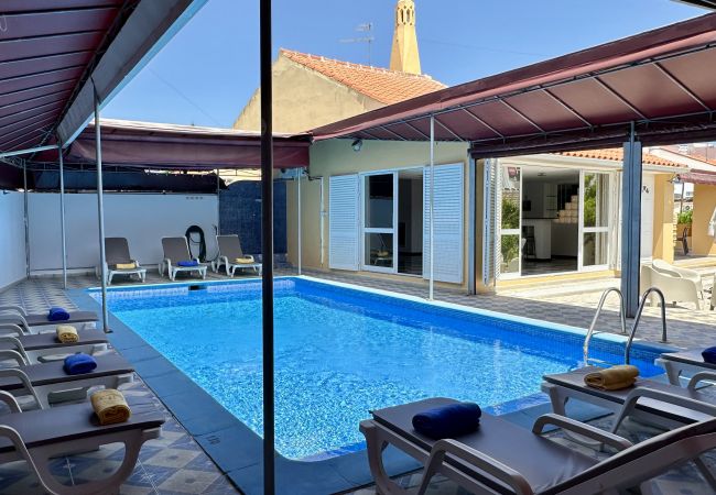 Villa em Albufeira - Amarela | Piscina privada | 12 Pax | Albufeira