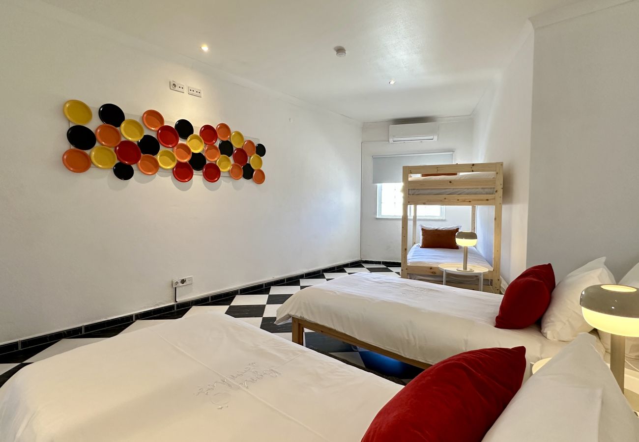Villa em Albufeira - Amarela | Piscina privada | 12 Pax | Albufeira