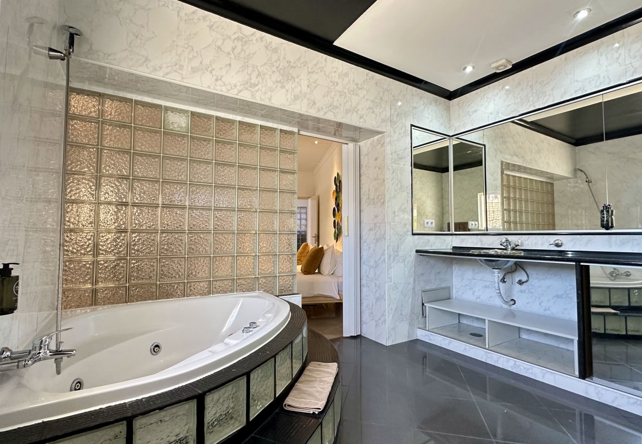 Villa em Albufeira - Amarela | Piscina privada | 12 Pax | Albufeira