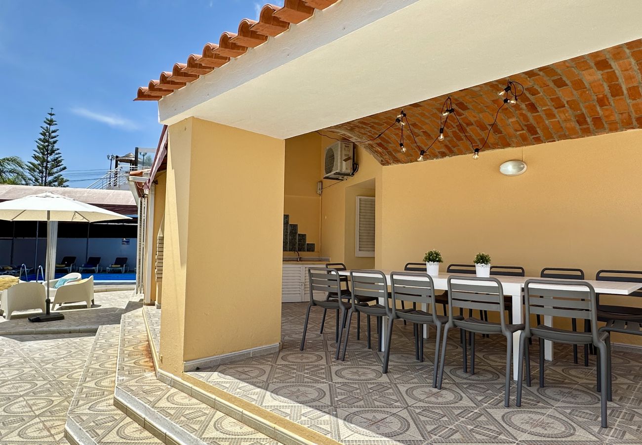 Villa em Albufeira - Amarela | Piscina privada | 12 Pax | Albufeira