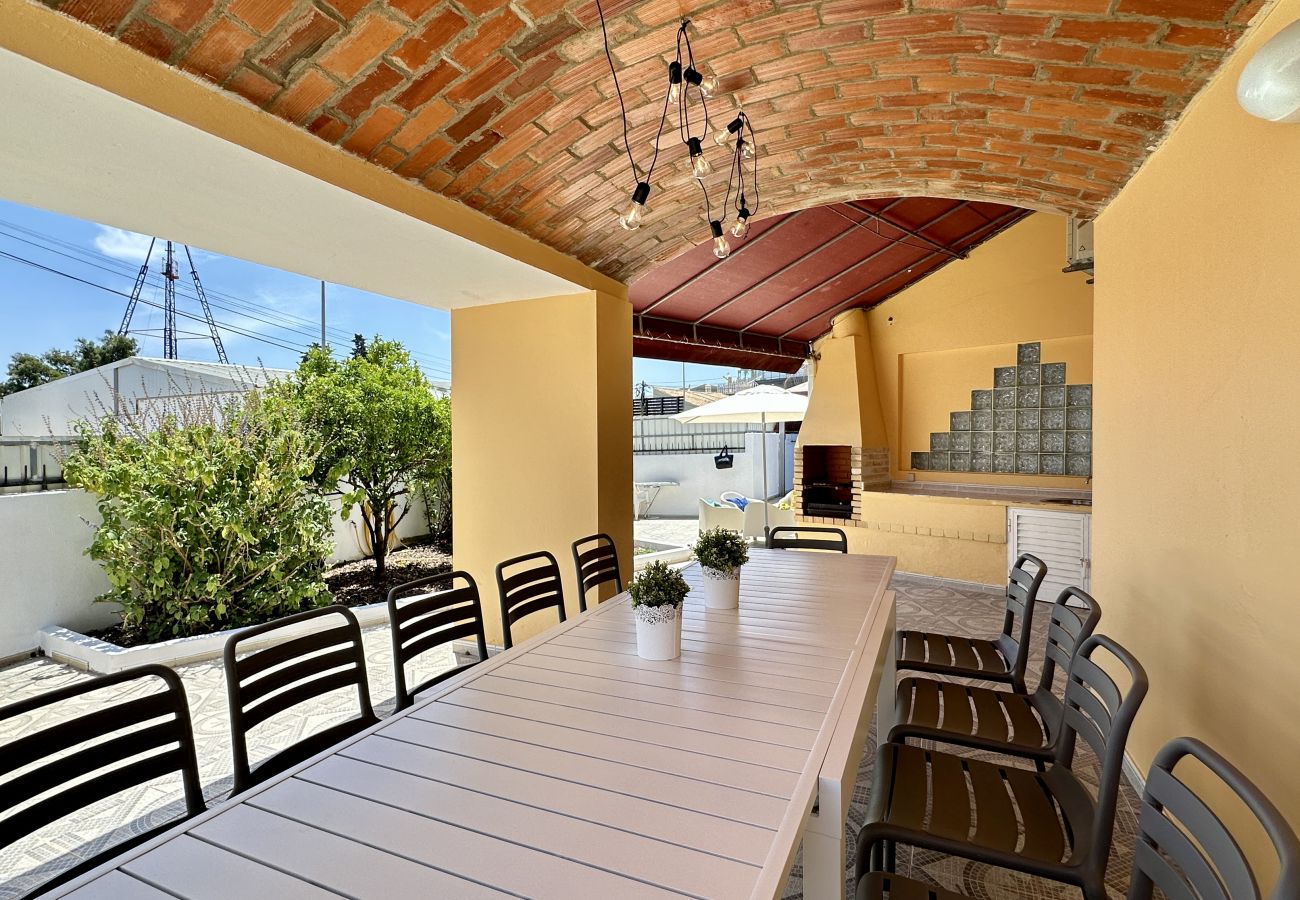 Villa em Albufeira - Amarela | Piscina privada | 12 Pax | Albufeira