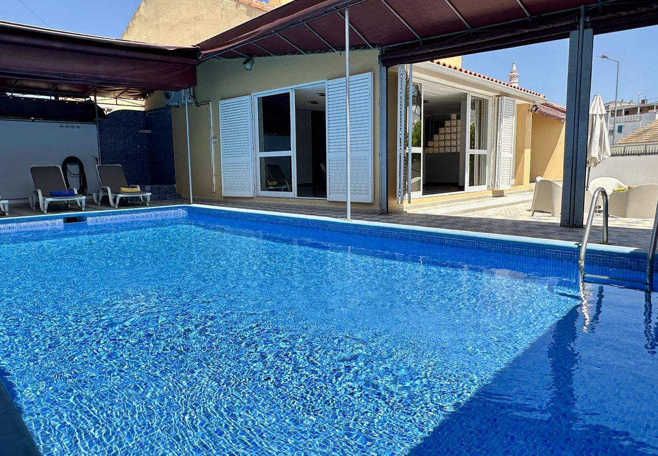 Villa em Albufeira - Amarela | Piscina privada | 12 Pax | Albufeira