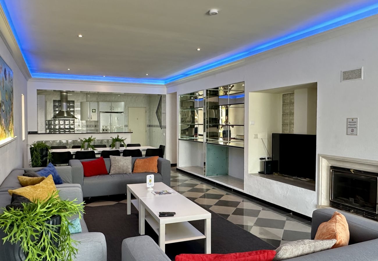 Villa em Albufeira - Amarela | Piscina privada | 12 Pax | Albufeira
