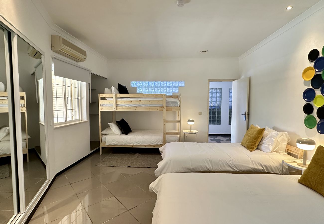 Villa em Albufeira - Amarela | Piscina privada | 12 Pax | Albufeira