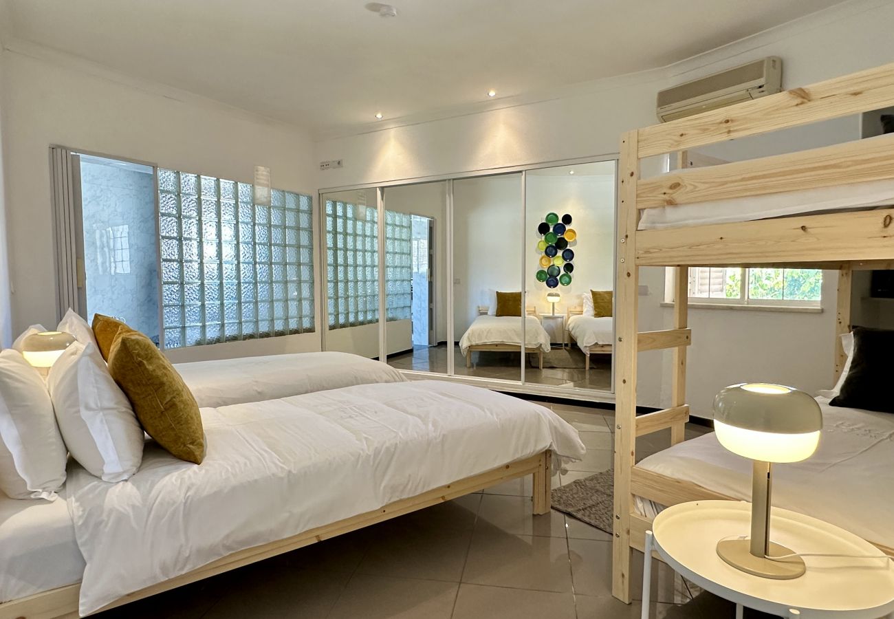 Villa em Albufeira - Amarela | Piscina privada | 12 Pax | Albufeira