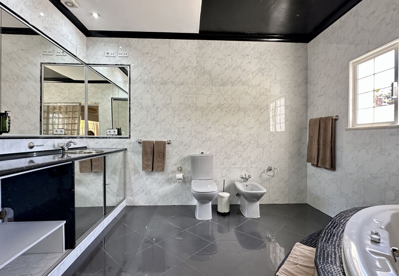 Villa em Albufeira - Amarela | Piscina privada | 12 Pax | Albufeira