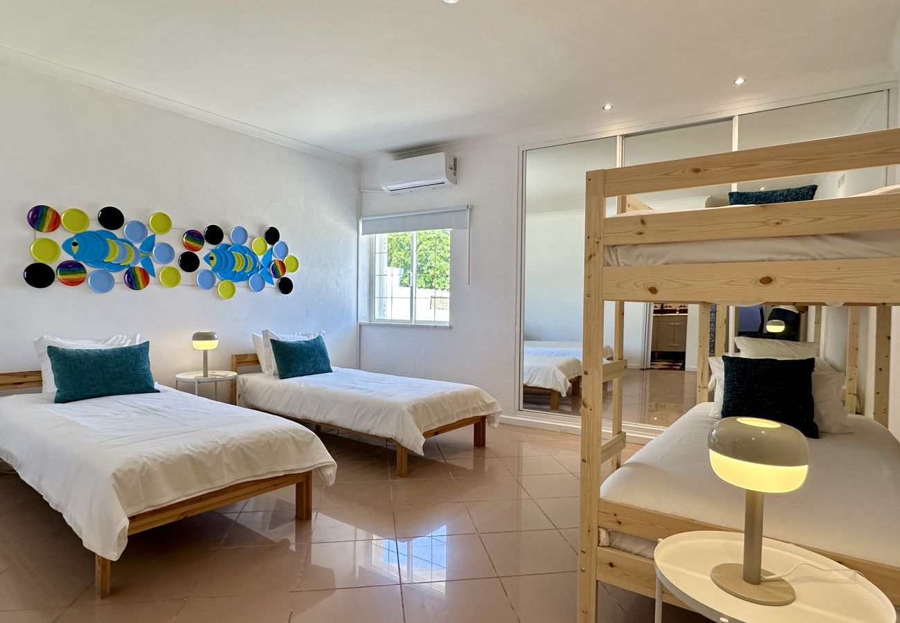 Villa em Albufeira - Amarela | Piscina privada | 12 Pax | Albufeira