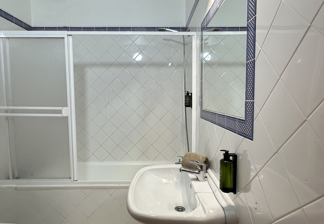 Villa em Albufeira - Branca | Piscina Privada | 12 Pax | Albufeira