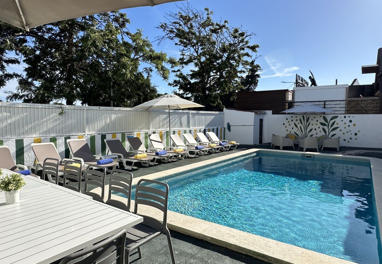 Villa em Albufeira - Branca | Piscina Privada | 12 Pax | Albufeira