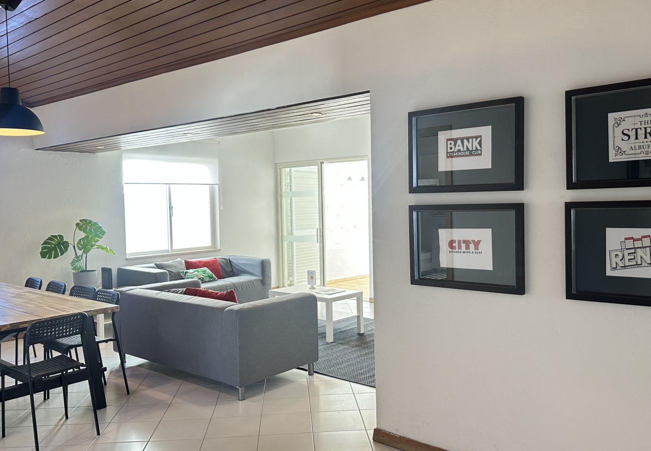 Villa em Albufeira - Branca | Piscina Privada | 12 Pax | Albufeira