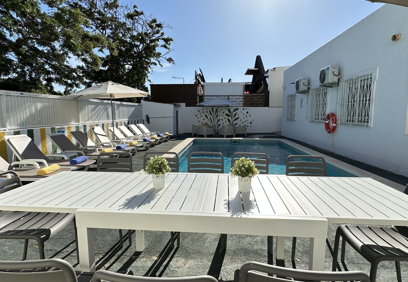 Villa em Albufeira - Branca | Piscina Privada | 12 Pax | Albufeira