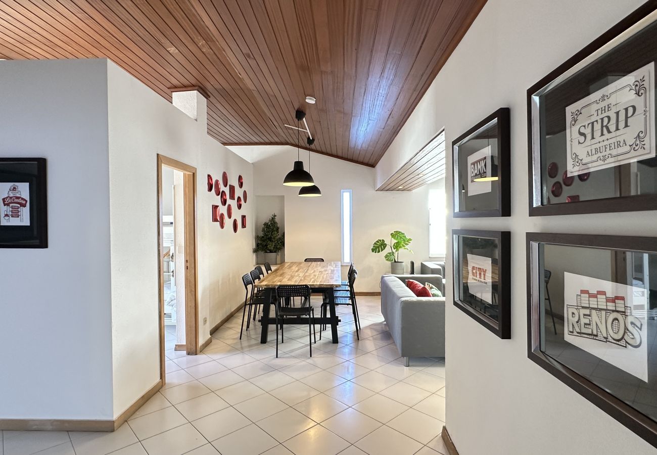 Villa em Albufeira - Branca | Piscina Privada | 12 Pax | Albufeira