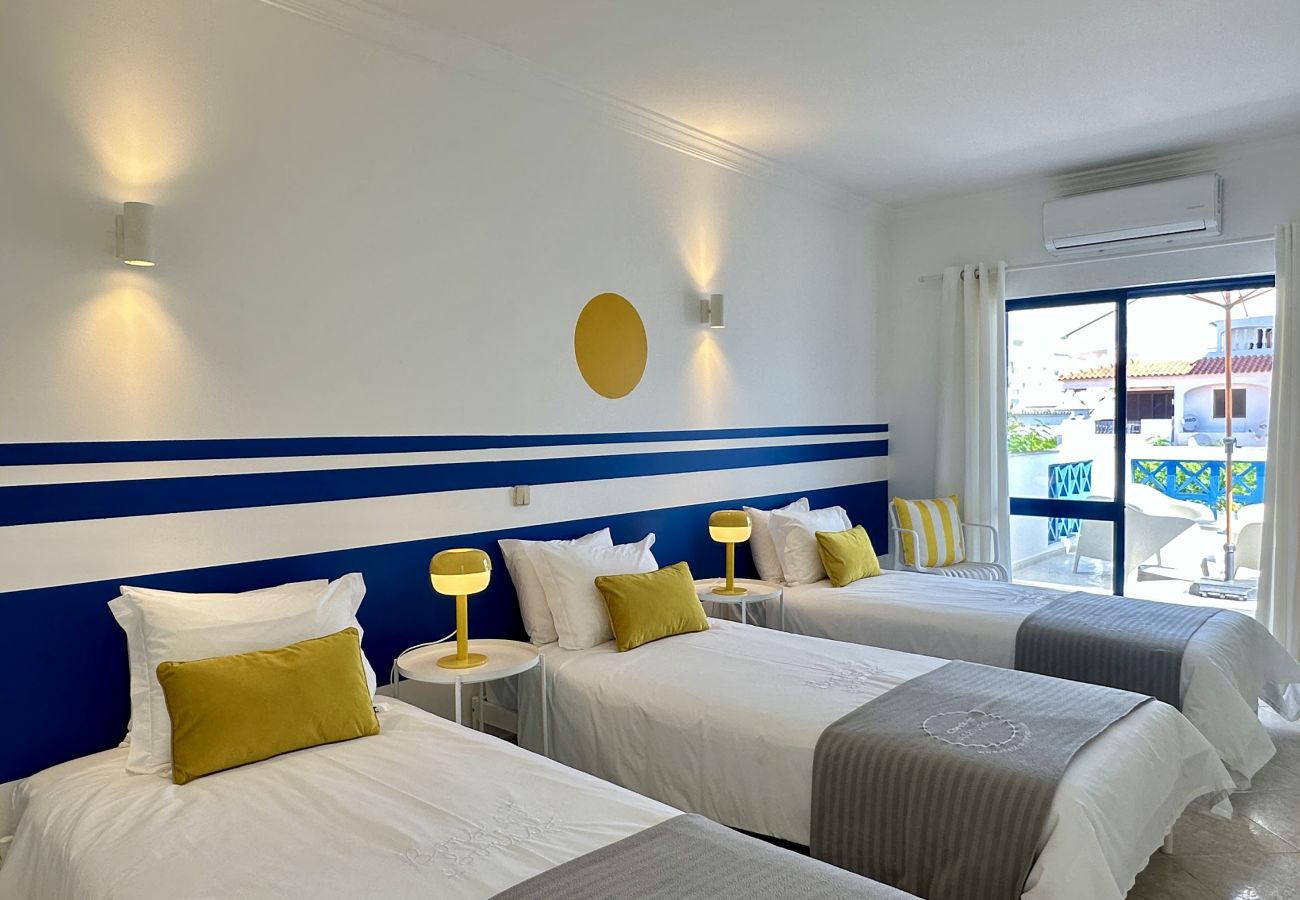 Casa geminada em Albufeira - Jardim da oura 9 | Piscina Comum | 7 P | Albufeira