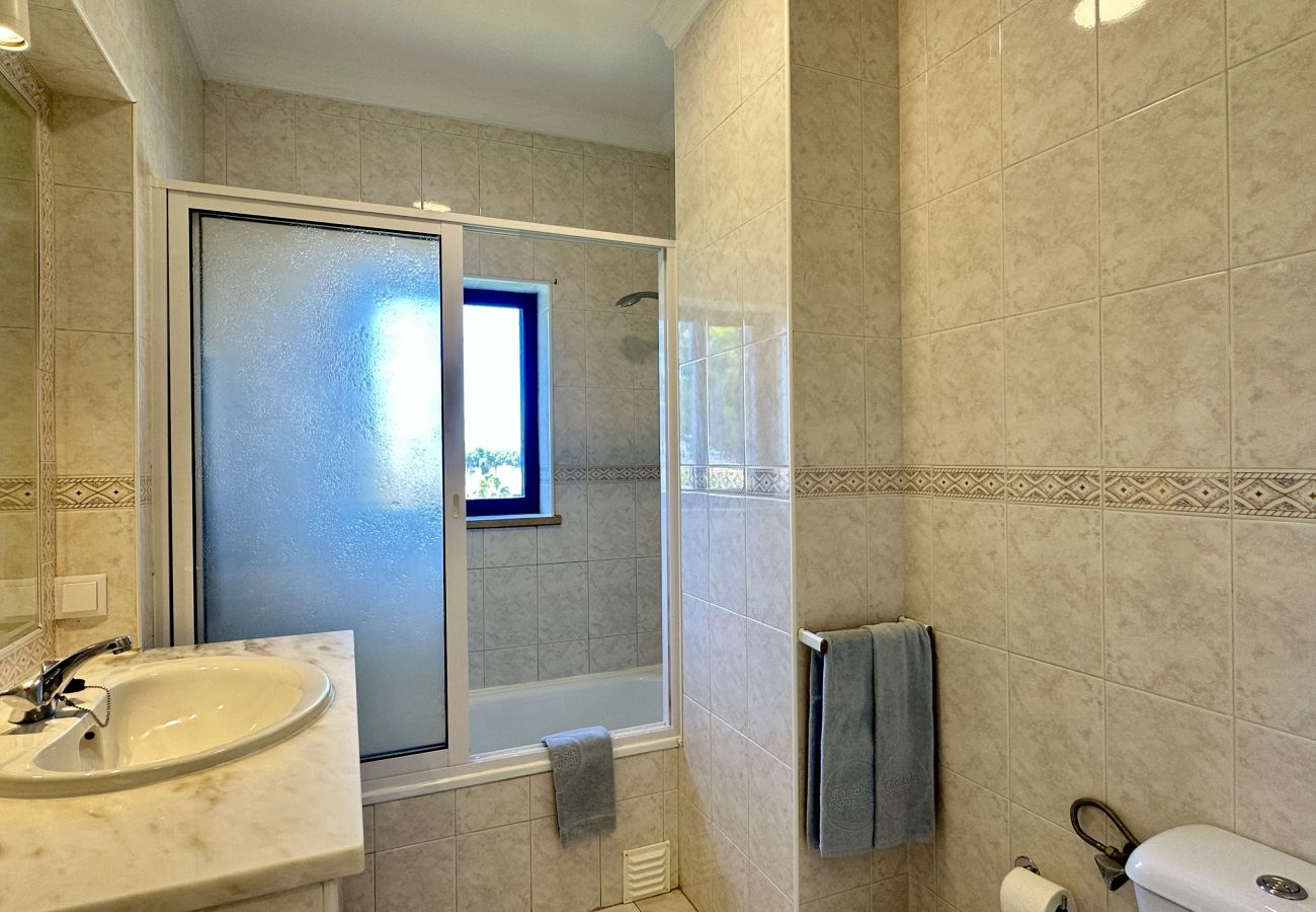 Casa geminada em Albufeira - Jardim da oura 9 | Piscina Comum | 7 P | Albufeira