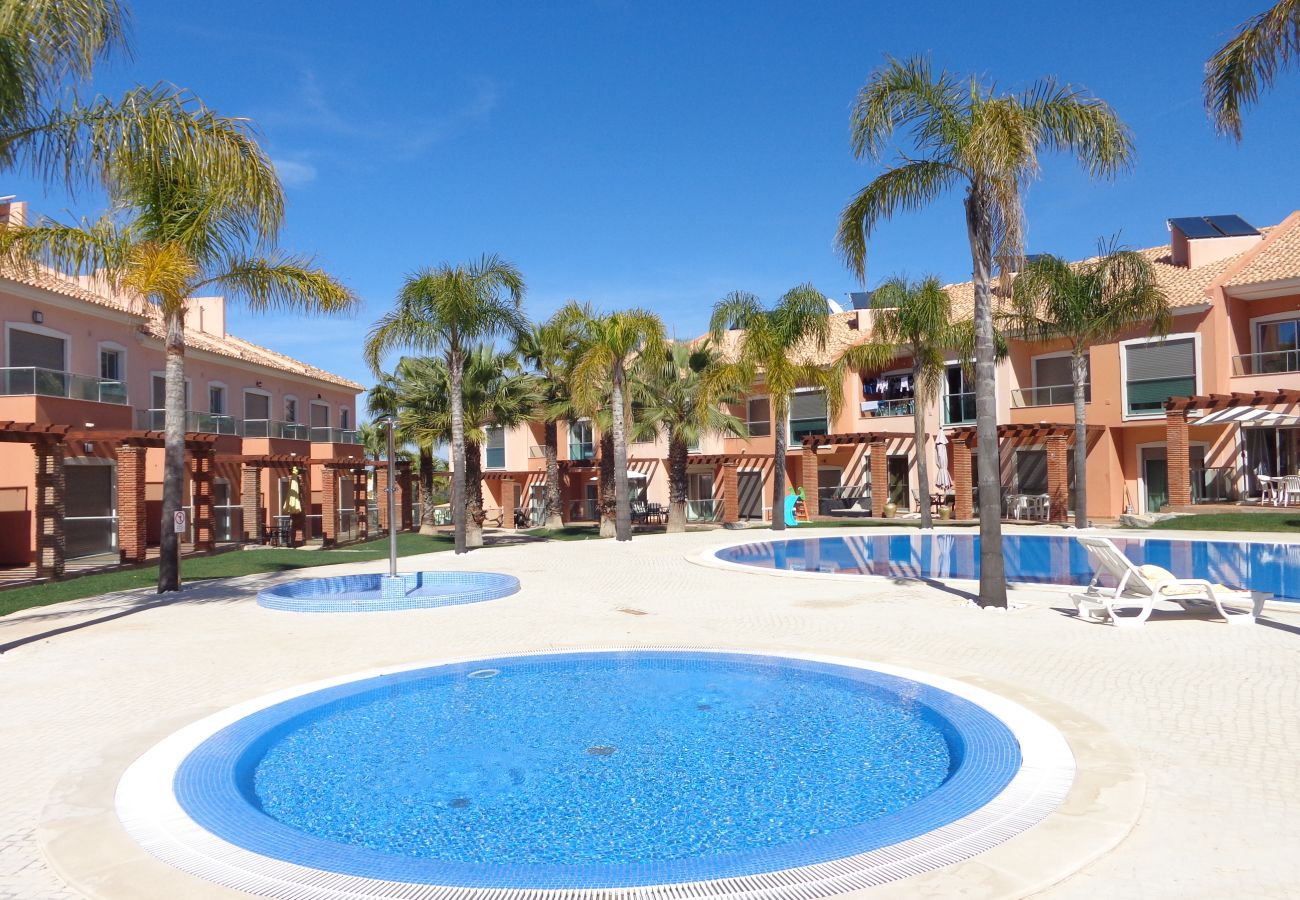 Ferienhaus in Albufeira - Santa Maria C | Piscina Comum | 8 Pax | Albufeira