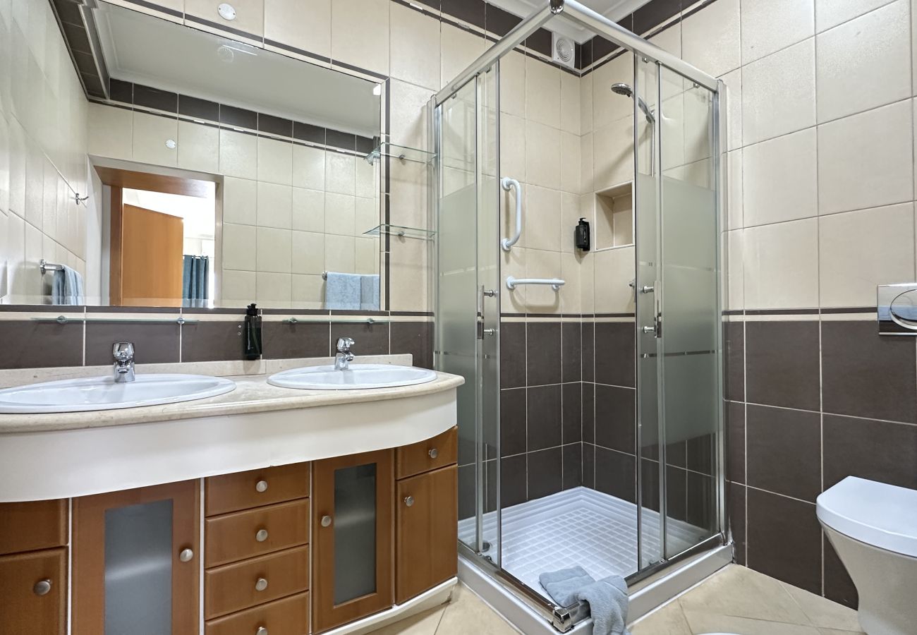 Apartment in Albufeira - Liberdade | Perto da Praia | 6 Pax | Albufeira