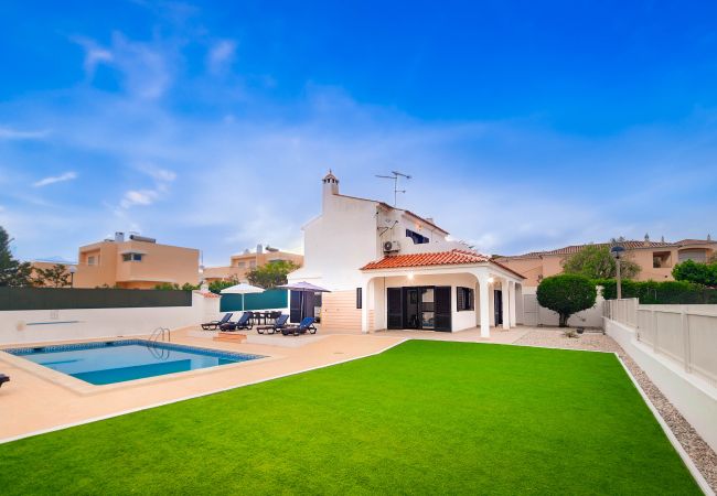 Villa in Sesmarias - Lili | Piscina Privada | 8 Pax | Albufeira